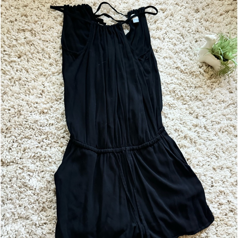 Old Navy super cute summer one piece women’s black romper.